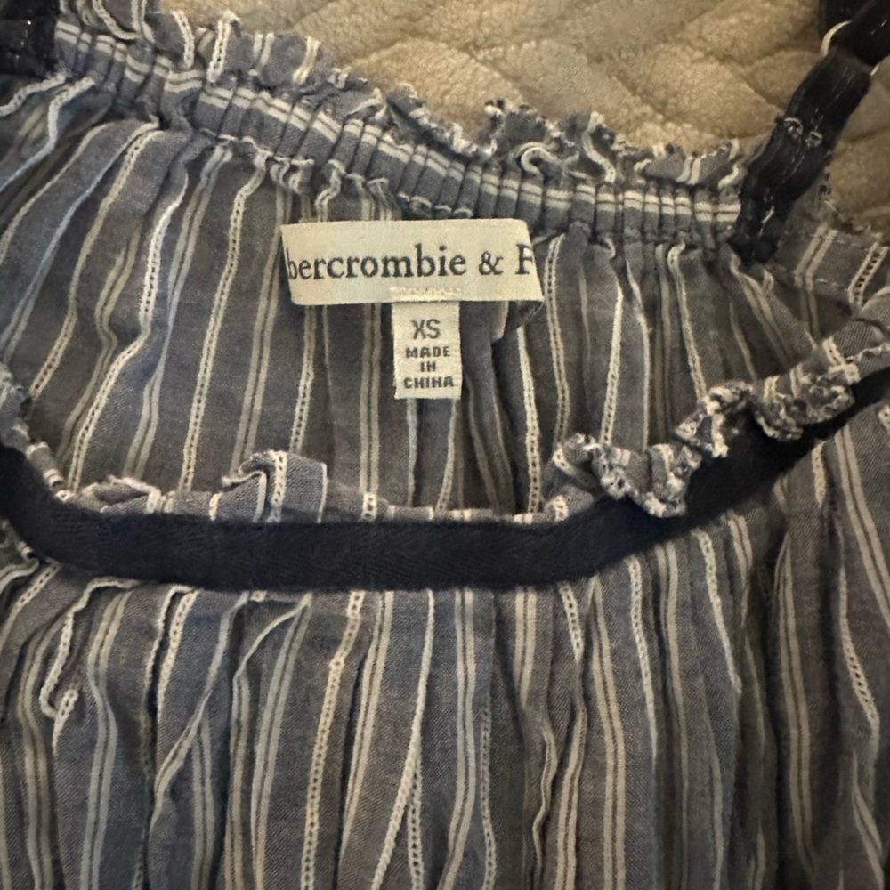 Abercrombie & Fitch Navy and White babydoll top - Picture 2 of 3